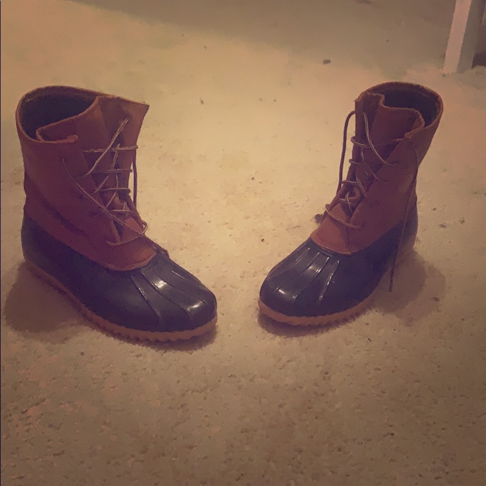 Duck boots
